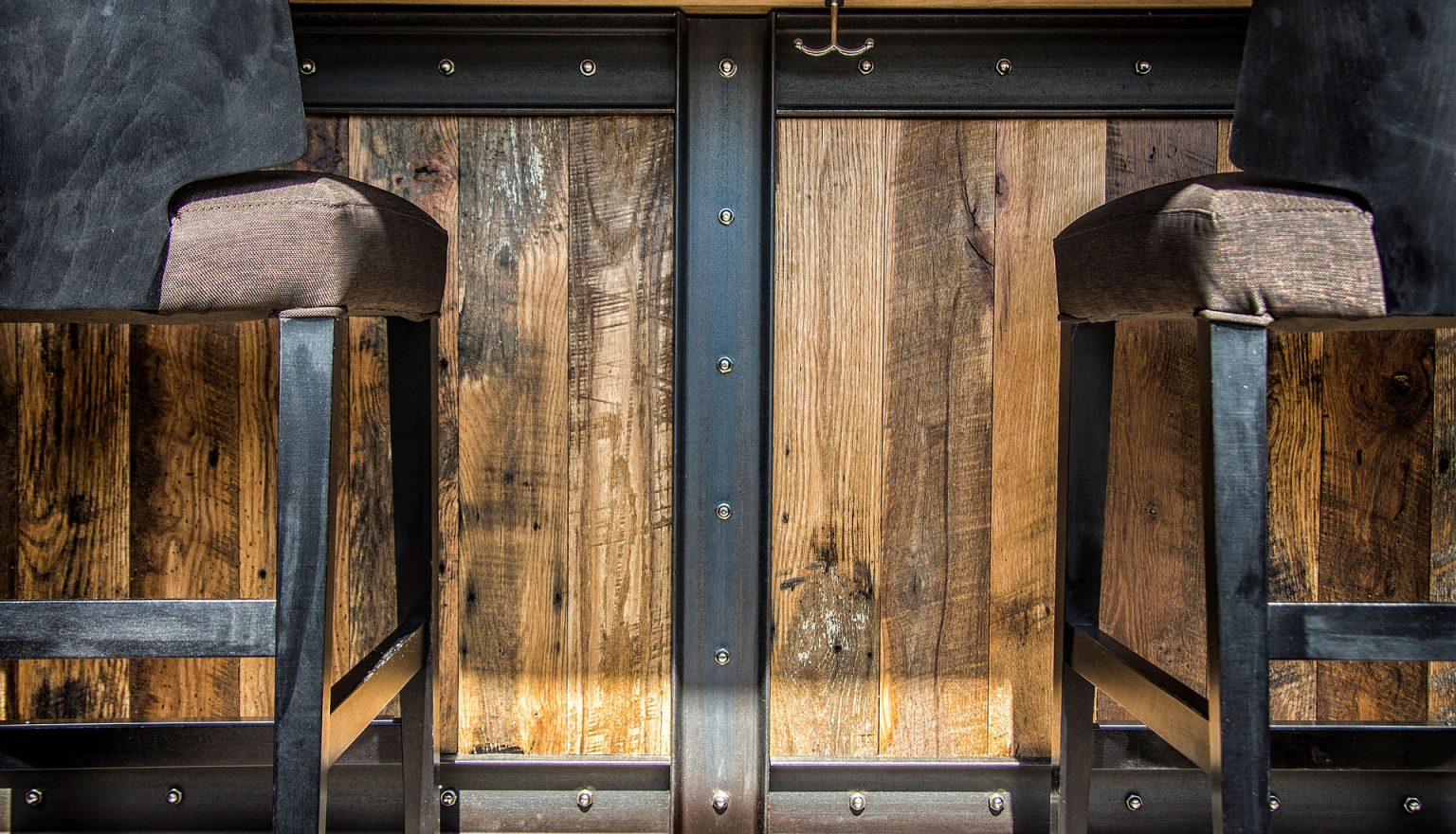 Home Veser Antique Woods